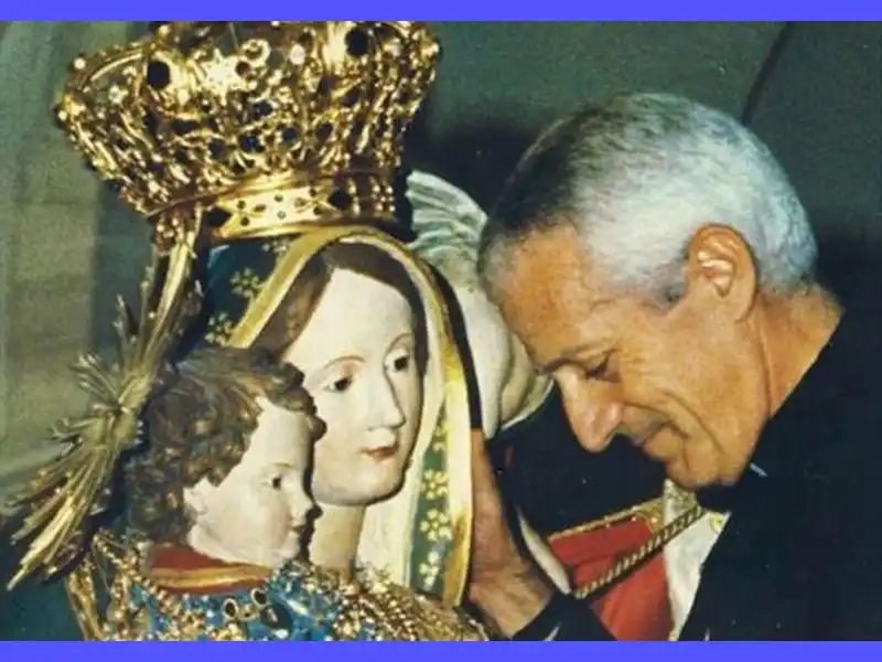 Un viaggio spirituale attraverso le preghiere a Maria con l'ispirazione di Don Tonino Bello, un luminare di fede e amore.