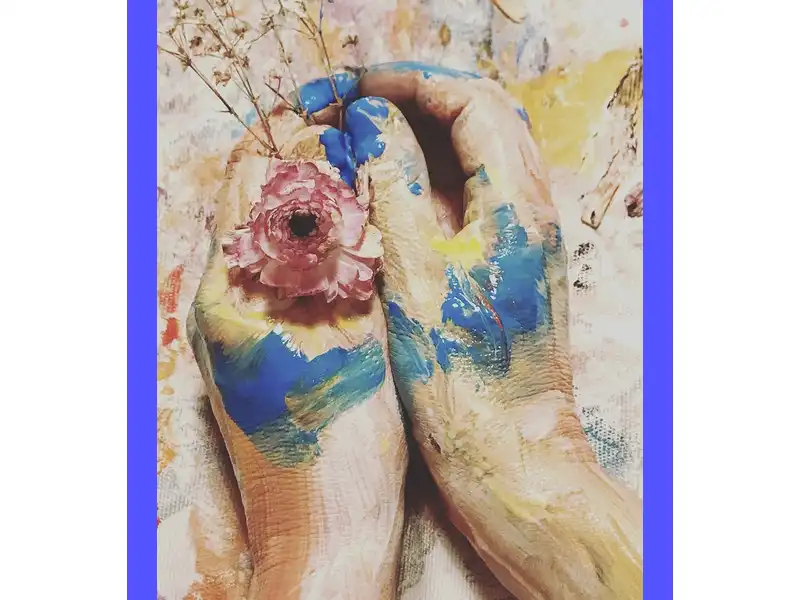 Un modo creativo e ispirazionale di comunicare con il divino: esprimi la tua devozione attraverso il disegno e l'arte sacra.