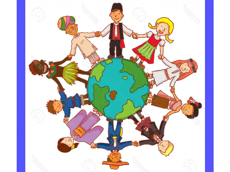 Un gruppo di persone diverse si tiene per mano in cerchio, con i volti sereni e concentrati, mentre pregano insieme per la pace nel mondo.
