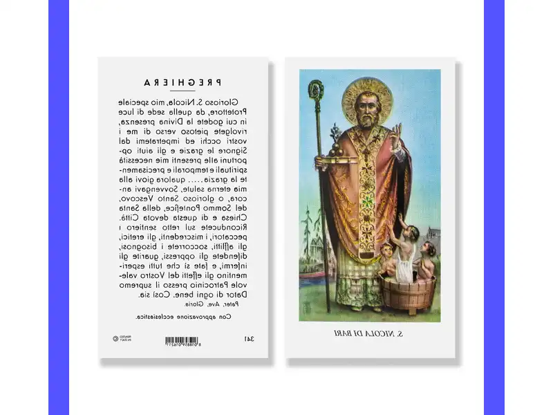 Immagine illustrativa: Devoto in preghiera davanti a una statua di San Nicola di Bari, simbolo di fede e protezione divina.