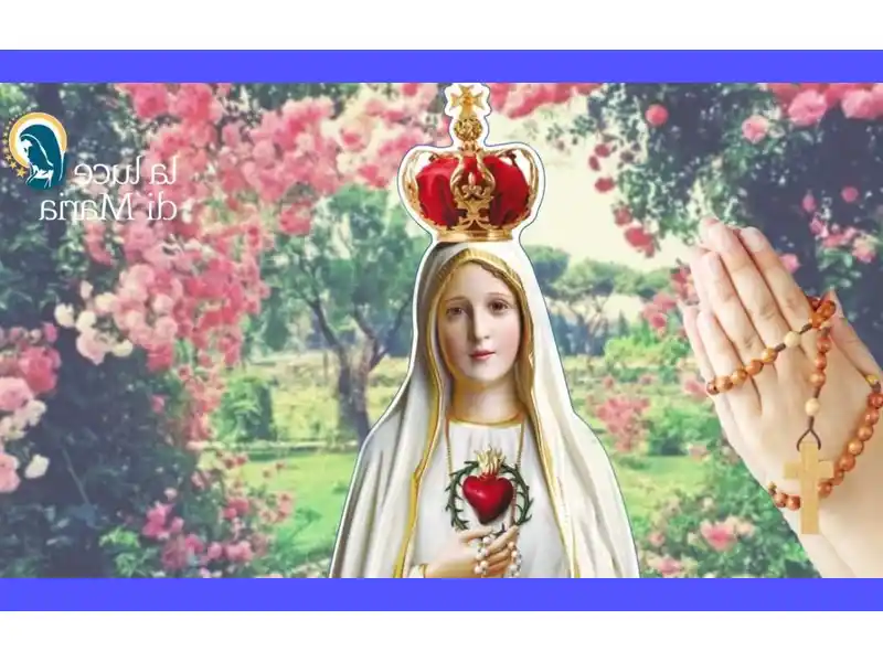 Immagine rappresentativa di una persona in preghiera, con il Cuore di Maria al centro, simbolo di devozione e fiducia nella protezione materna della Madonna.