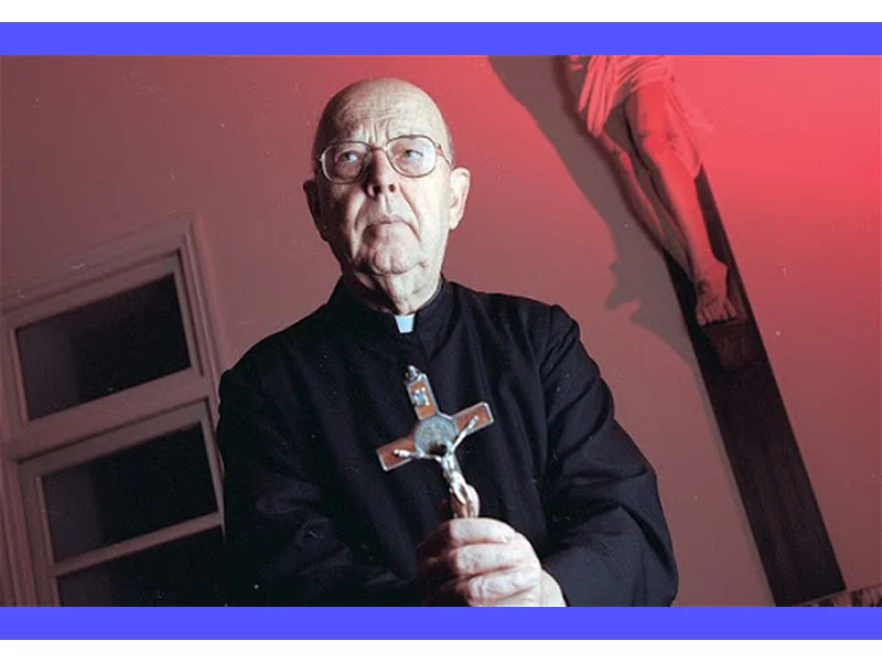 Padre Amorth spiega come sconfiggere il malocchio con la fede in un articolo illuminante.