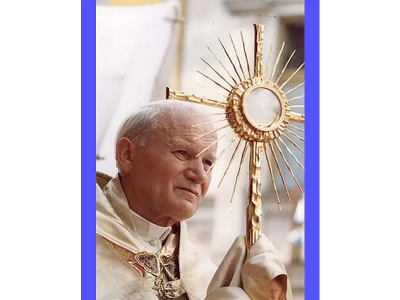 Riflessioni spirituali durante l'adorazione del Santissimo Sacramento per trovare pace e ispirazione divina.