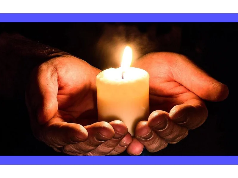 Origini e significato delle Preghiere della Candelora, antica tradizione religiosa simboleggiata dalla benedizione delle candele.